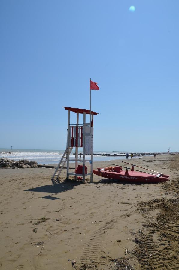 Mar60 Apartments Caorle Esterno foto