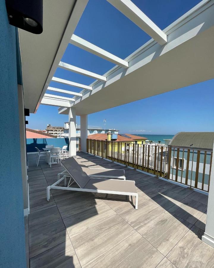 Mar60 Apartments Caorle Esterno foto