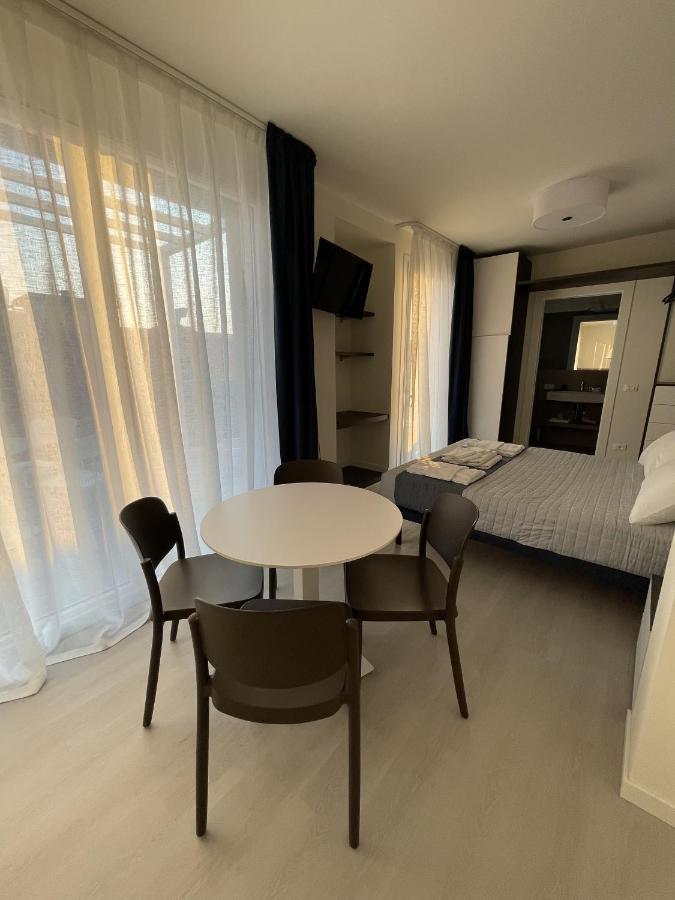 Mar60 Apartments Caorle Esterno foto